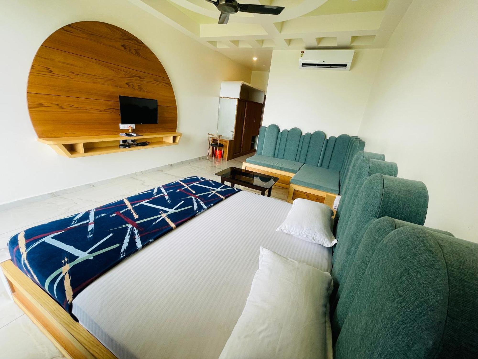 Natural Resort Panhala Exterior foto