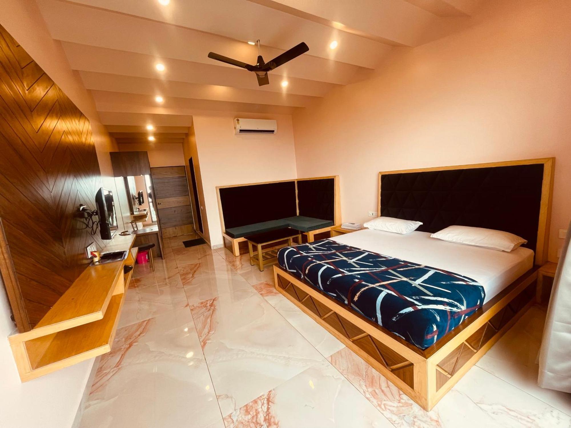Natural Resort Panhala Exterior foto
