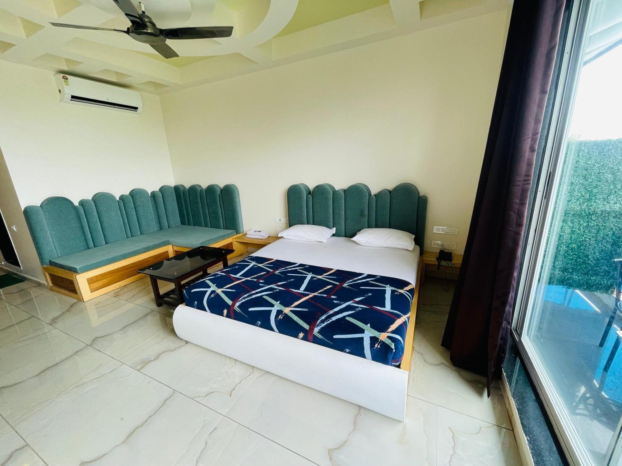 Natural Resort Panhala Exterior foto